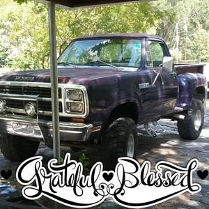 Meet your Posher, Lawrence